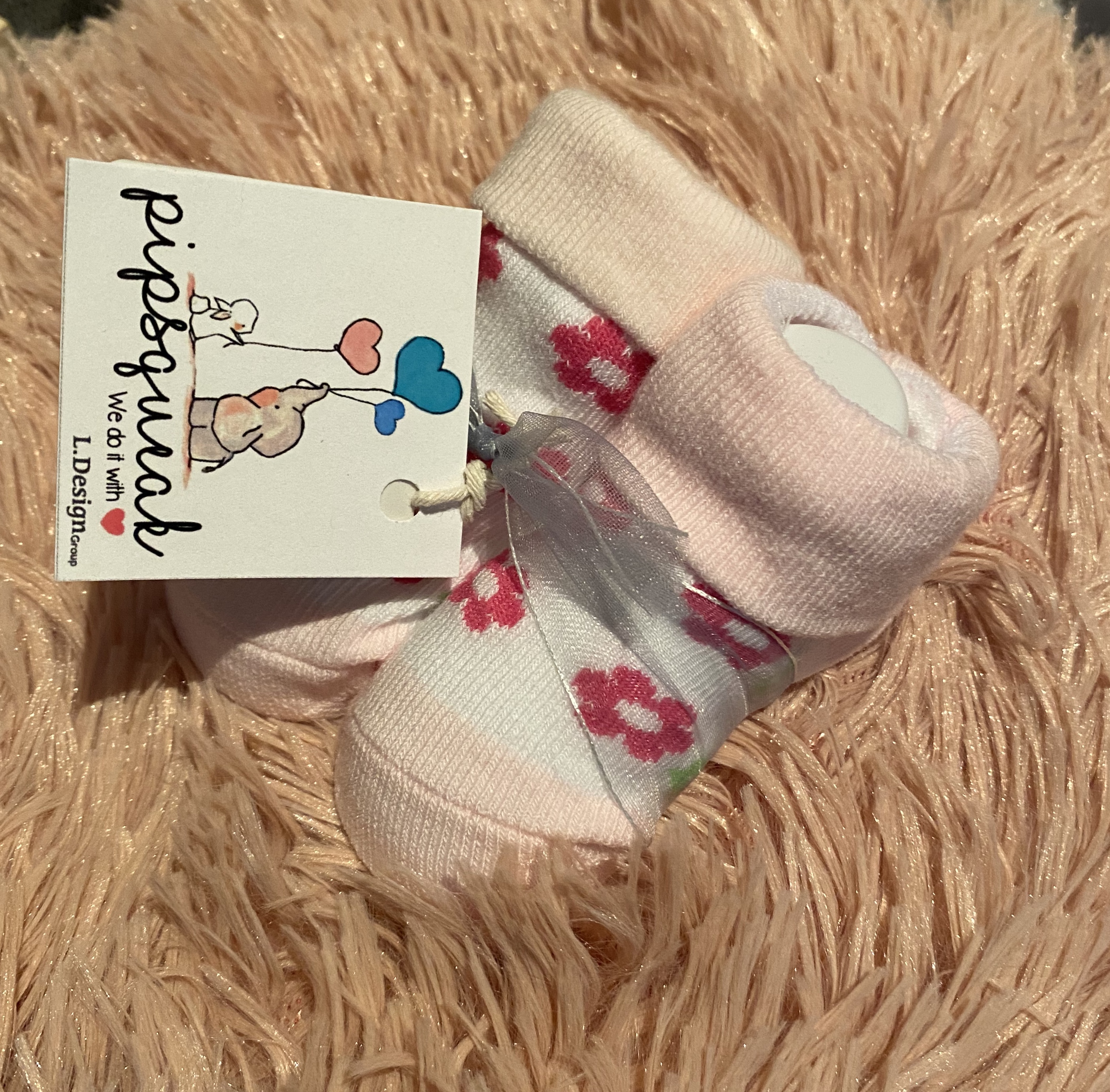 newborn-socks-flowers-pink